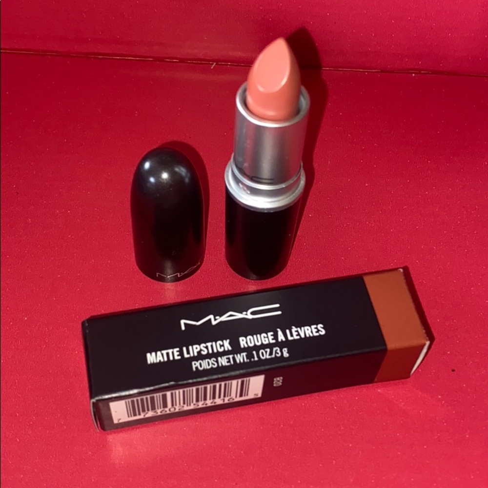 NEVER USED MAC MATTE ROUGE A LEVRES LIPSTICK
